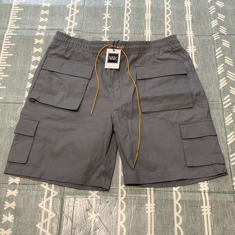 Young And Reckless cargo shorts (NWT)